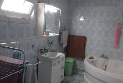 Casă cu 2 camere cu Teren 1400 Mp în Corbu - 2
