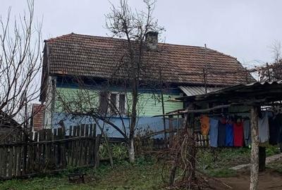 Casă cu 4 camere decomandat în Barbura - 1