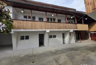 De vanzare ! 2 Case + Livada - 5