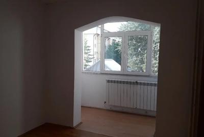 Apartament cu 2 camere nedecomandat în George Enescu - 2