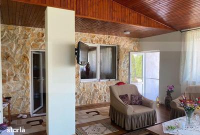 Casă cu 4 camere cu Teren 1760 Mp în Utvin - 1