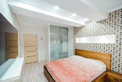 Apartament cu 3 camere de vanzare - 2