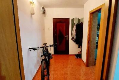 Inchiriez apartament 2 camere