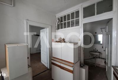 Casă cu 3 camere cu Canalizare în Central - 6