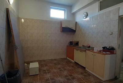 Inchiriere casa cu garaj pentru firmă, birouri - 4