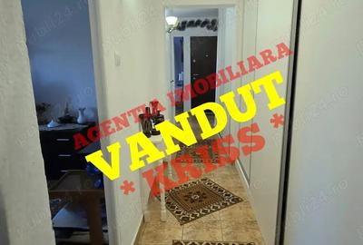 Nou Pe Pia?a ! Apartament 3 Camere EXERCI?IU Etaj 3 din 4 Confort 1 Decomandat 2 Balcoane 2 Bai - 4