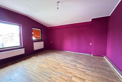 Apartament cu 4 camere nedecomandat în Banu Manta