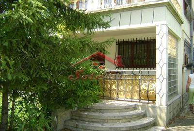 Casă cu Teren 880 Mp în Cornu - 1