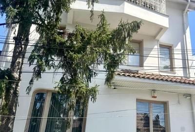 Casă cu 8 camere cu Canalizare în Floreasca - 2