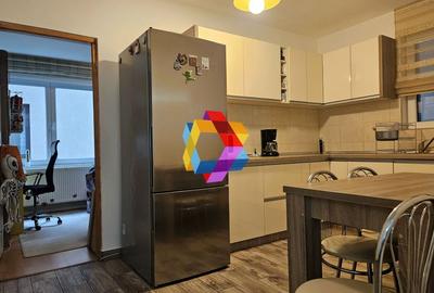 Oportunitate - Apartament cu trei camere in vila, zona Tractorul 70 mp - 12