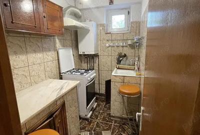 Apartament cu 2 camere decomandat în Eremia