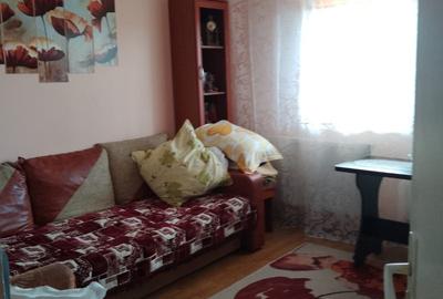 Apartament cu 4 camere semidecomandat în Florilor - 2