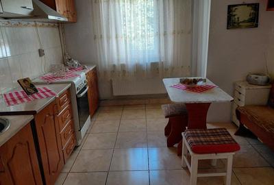 Apartament cu 3 camere decomandat în Complex Studențesc - 2