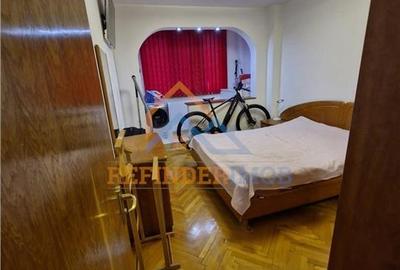 Apartament cu 3 camere semidecomandat, mobilat în Central - 9