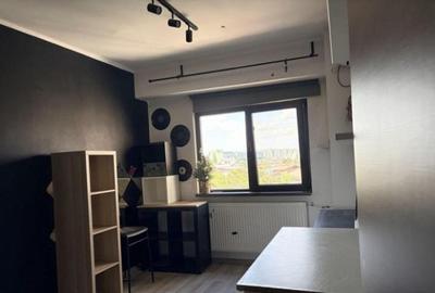 Apartament cu 3 camere semidecomandat în Tineretului - 4