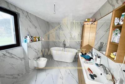 Casă cu 5 camere cu Teren 1362 Mp în Dragoslavele - 3