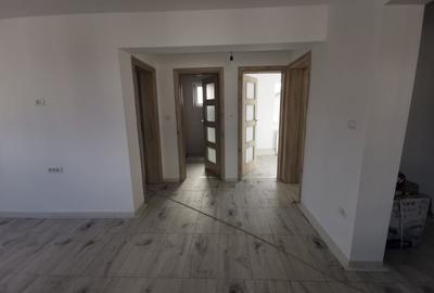 Casă individuală cu 3 camere cu Canalizare în Lumina - 3