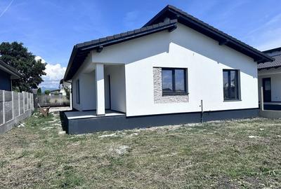 Casă cu 4 camere în Micești - 5