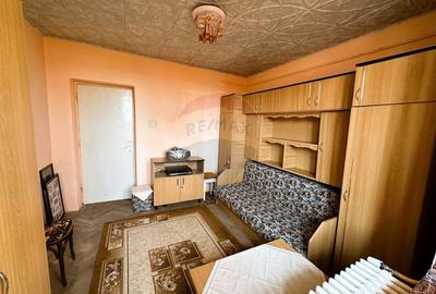 Apartament 2 camere complet decomandat - etaj 4 cu balcon si potential - 5