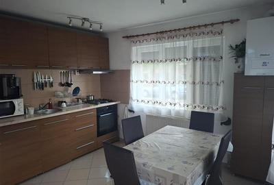 Vanzare apartament 2 camere la casa, singur in curte Centru zona Paris Parcul Fe - 1