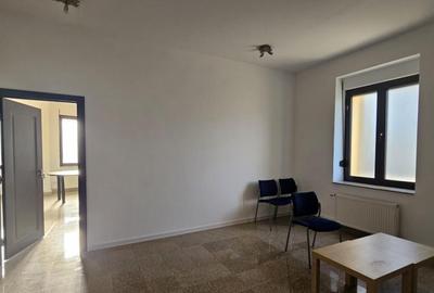 Apartament cu 5 camere semidecomandat în Central - 7
