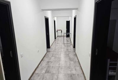 Casă cu 4 camere cu Teren 200 Mp în Pietroasele - 8