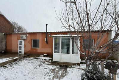 Casa parter 100 mp utili, teren 880 mp, toate utilitatile, C - 11