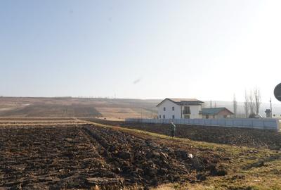 Teren Construcții extravilan de 1800 mp, în Ipotești - 2