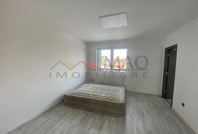 Casă cu 8 camere cu Teren 700 Mp în Semicentral - 2