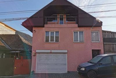 Casa - Str. ?ible?ului - 6 camere - 300mp - garaj - 2