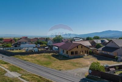 Casă individuală cu 4 camere în Cărpiniș