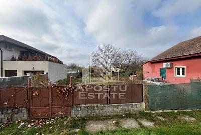 Teren de 432 mp, în Plopi