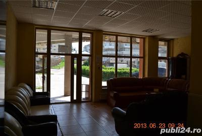 Spațiu comercial, de 260 mp, în Roman