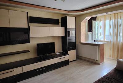 Apartament 3 camere, zona Ambasador - 1