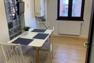 Apartament cu 3 camere semidecomandat în Central - 9