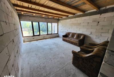 Casă cu 4 camere cu Teren 1233 Mp în Odaia Manolache - 2