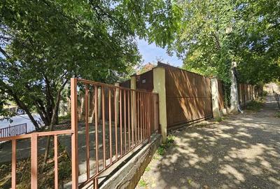 Casă cu 3 camere în Păcurari