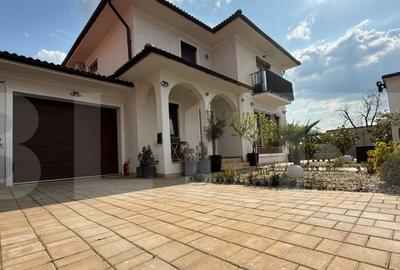 Casă cu 5 camere cu Teren 798 Mp în Central