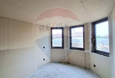 Casă cu 5 camere cu Teren 983 Mp în Vladimirescu - 6