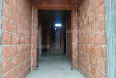 Casă cu 7 camere cu Teren 770 Mp în Marginea - 8