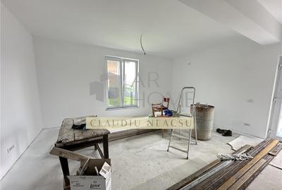 Casă cu 4 camere cu Teren 396 Mp în Strejnicu - 2