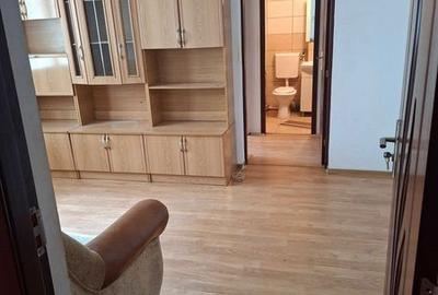 Apartament cu 3 camere semidecomandat în Central - 2