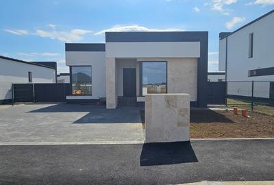 Casă individuală cu 3 camere cu Teren 335 Mp în Berceni - 1