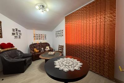 Casă individuală cu 8 camere cu Canalizare în Apărătorii Patriei - 15