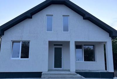 Casă cu 4 camere în Valu lui Traian - 2
