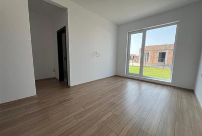 Casa Individuala - 3 camere -2 bai - 11