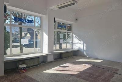 Spațiu comercial, de 177 mp, în Central - 3