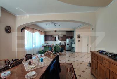 Casă cu 5 camere cu Canalizare în Andrei Mureșanu