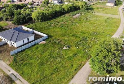 Teren Intravilan Becicherecu Mic In Vatra Satului,690 mp,Fs. 25m