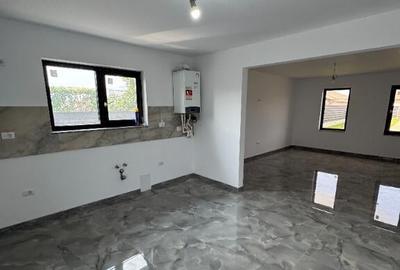 Vanad casa noua in Cordun - 3